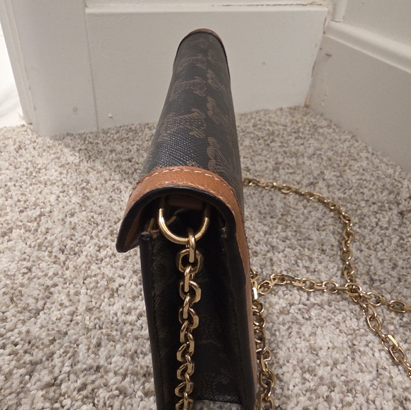 Celine Margo chain wallet in Triomphe canvas and calfskin leather. - Picture 5 of 6